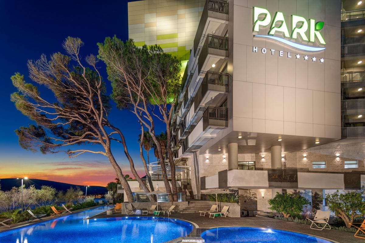 Helena Sands Hotel