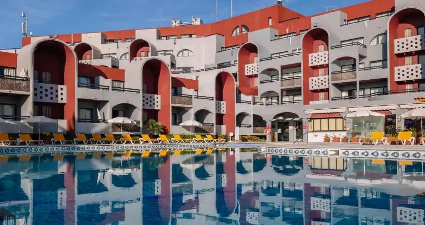 Muthu Oura Praia Aparthotel