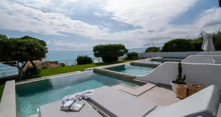 White Suites Resort in Halkidiki