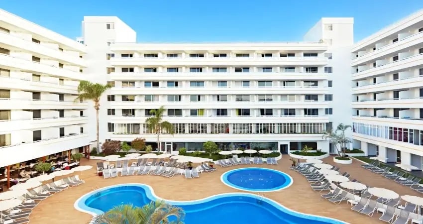 Coral Suites & Spa main view