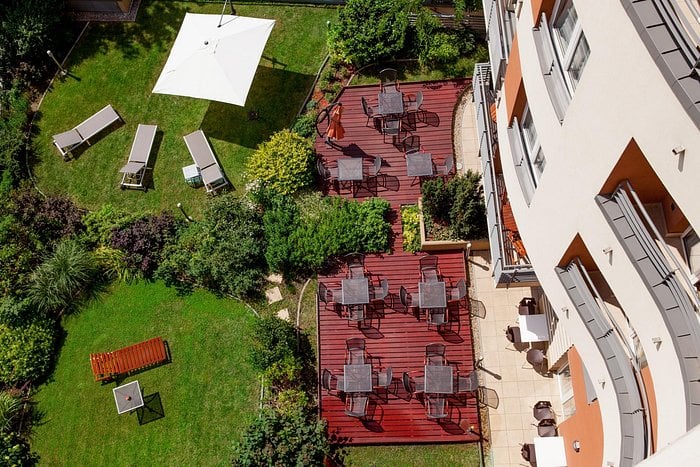 Escala Hotels & Suites view 3