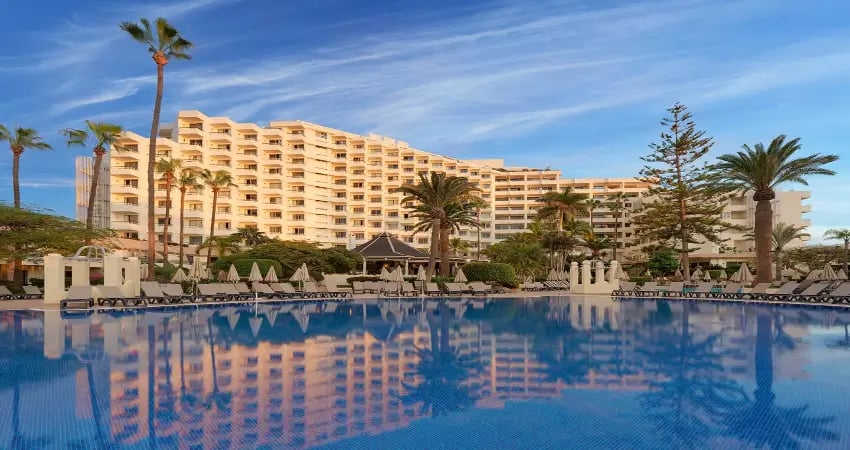 H10 Las Palmeras main view