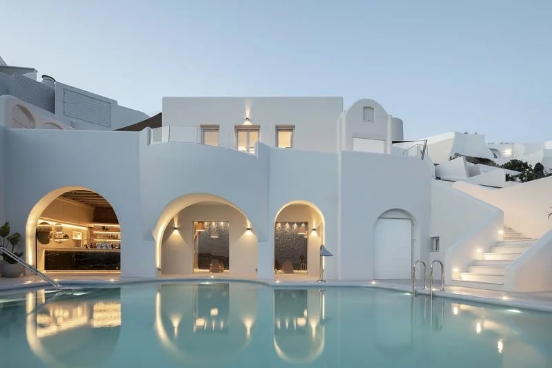 Hom Santorini main view