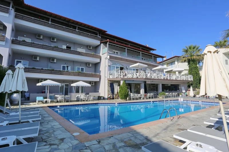 Hotel Tropical main view