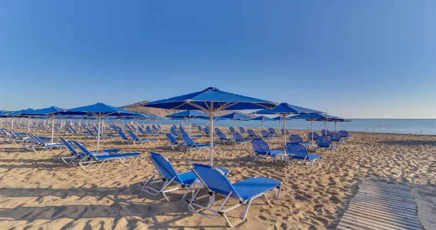 Mare Monte Beach main view