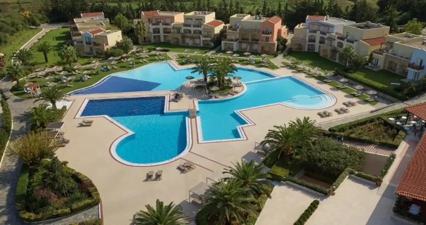 Pilot Beach Resort main view