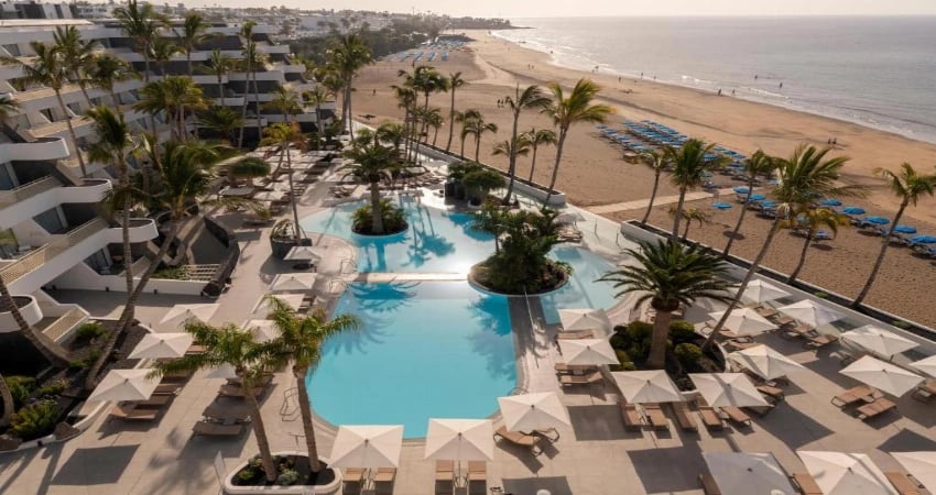 Plus Fariones Suite Hotel main view