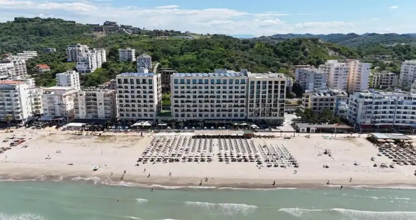Royal G Deluxe Hotel view 2