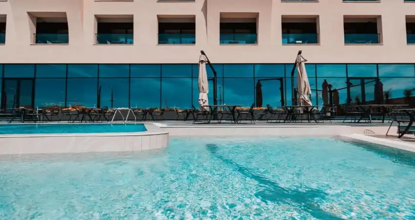 Royal G Deluxe Hotel view 3