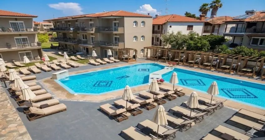 Royal Hotel And Suites main view