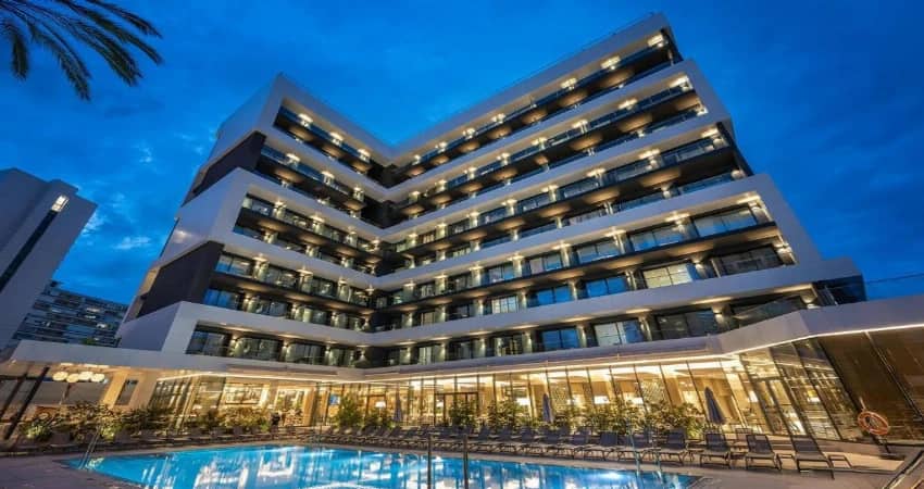 The perfect blend of city convenience and beachside relaxation in sunny Alicante main view