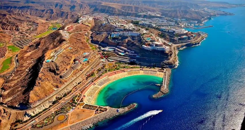 Las Palmas & Maspalomas Twin-Centre Holiday: Cultural City Stay & Gran Canaria Dunes Escape main view