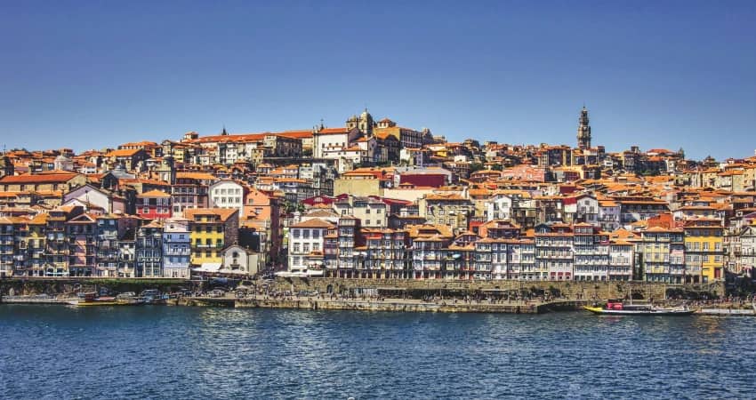 Discover Contemporary Comfort and an Unforgettable City Escape in the Heart of Porto main view