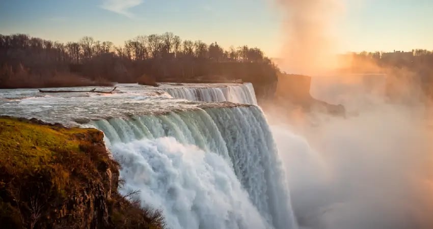 Toronto, Niagara Falls & New York - From the Falls of Niagara to the Lights of Manhattan view 3