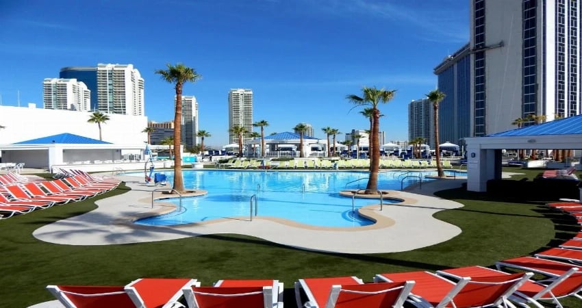 Enjoy an exciting Las Vegas getaway with spacious accommodation, world-class entertainment and a prime location near the famous Las Vegas Strip view 2